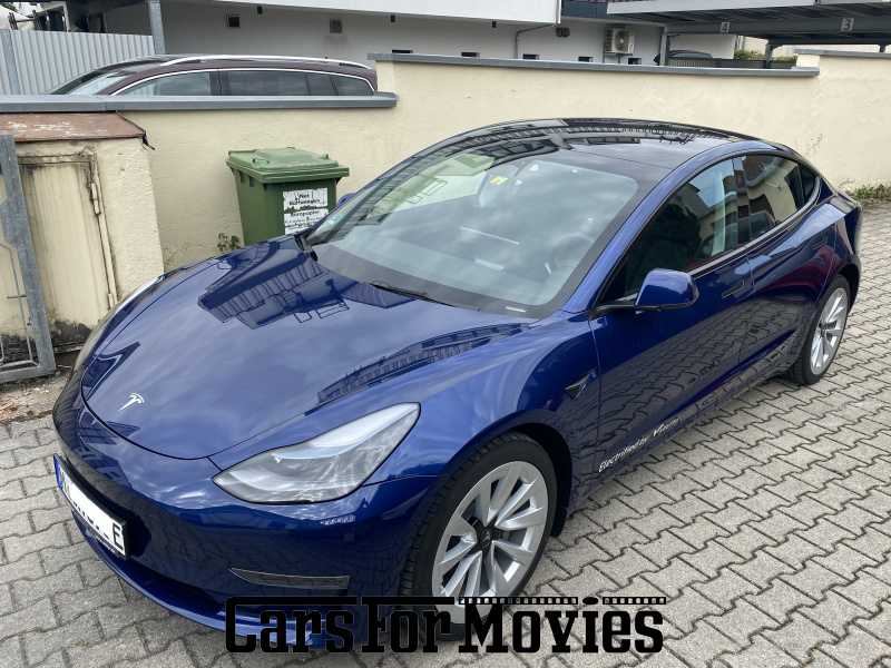CarsForMovies | Tesla Model 3 Long Range 2022 USA Blau Schwarz Zivilfahrzeug Limousine Bayern 6525 eauto elektro